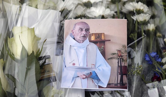 Cha Jacques Hamel linh mục miền đồng nội