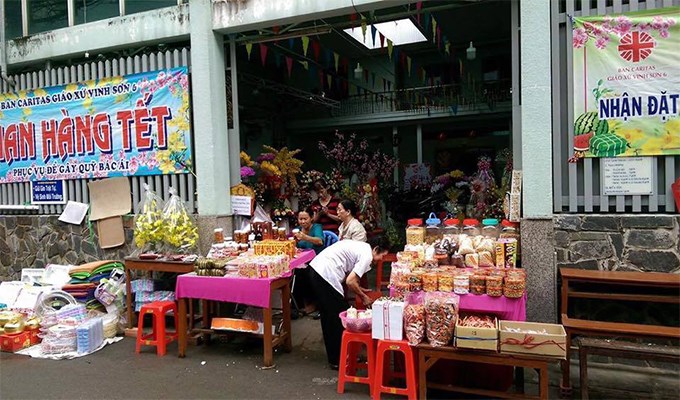 Đêm nhạc và hội chợ xuân tại các xứ đạo
