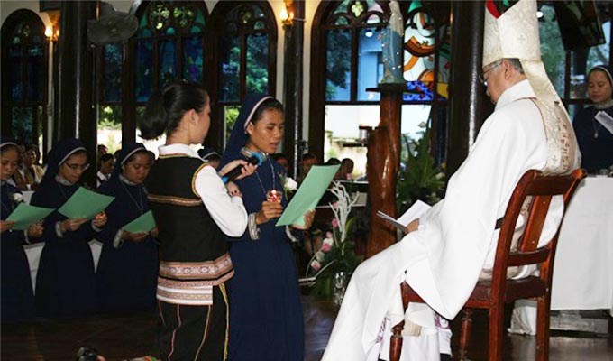 Tấm lòng người mẹ sau chiếc áo dòng