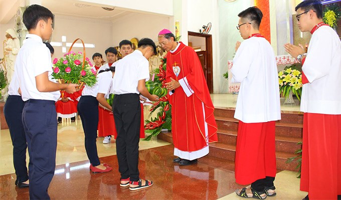THÁNH LỄ: CẦN TRÁNH MỘT SỐ THÓI QUEN KHÔNG HAY (P2)
