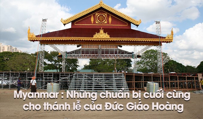 Những chuẩn bị cuối cùng cho thánh lễ của Đức Giáo Hoàng