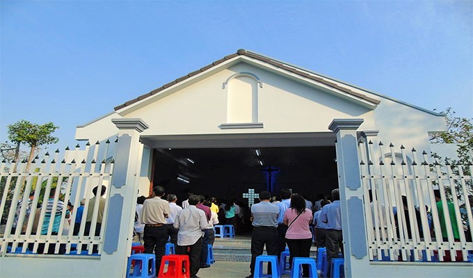 Thánh lễ thánh hóa bàn thờ mới và nhà nguyện Xẻo Trôm