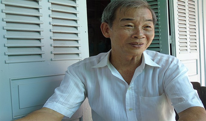 Ông tân tòng dạy giáo lý