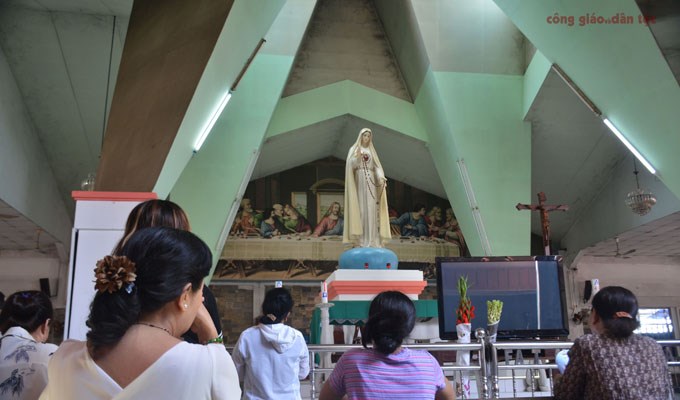 Kinh Mân Côi bên Mẹ Fatima Bình Triệu