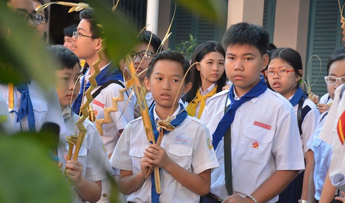 Thiếu nhi giáo xứ Tân Định tham dự Lễ Lá 2017