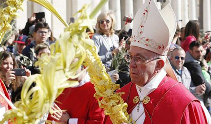 LỄ LÁ TẠI VATICAN DO ĐỨC GIÁO HOÀNG CHỦ TẾ