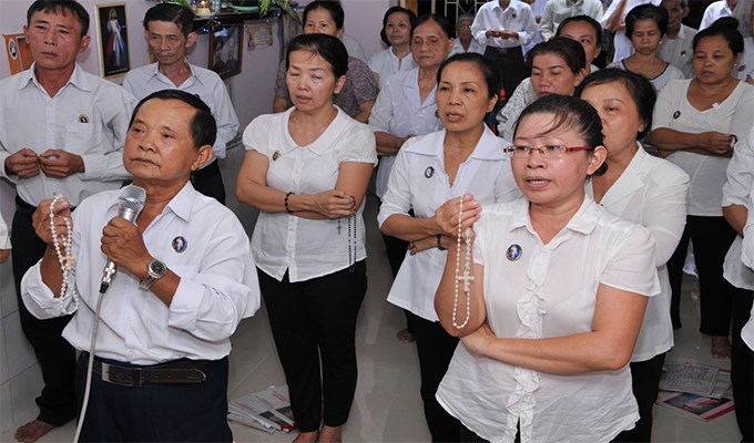 Thắp lửa bằng giờ kinh liên gia