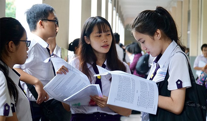 Người thi và người thân