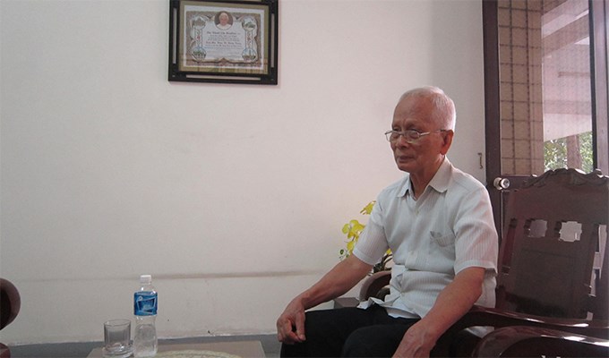 Hòa đam mê triết học vào đời dâng hiến