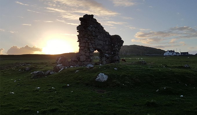 Tìm thấy túp lều của vị thánh mang đạo Kitô đến Scotland