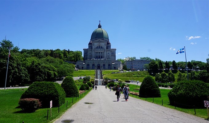 Thăm Ðền Thánh Giuse  ở Montréal