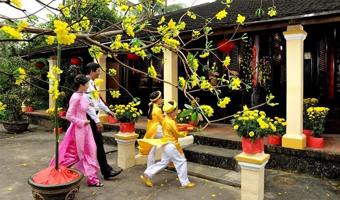 Đằng sau chuyện  về quê ăn Tết