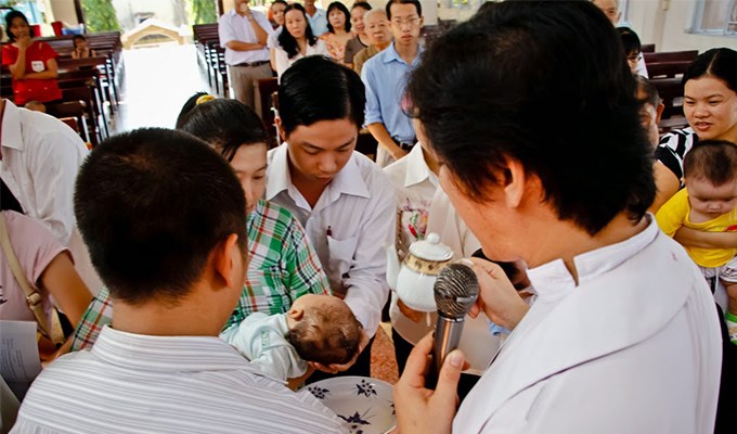 Mùa Phục Sinh thúc đẩy các tín hữu  sống Bí tích Thánh tẩy