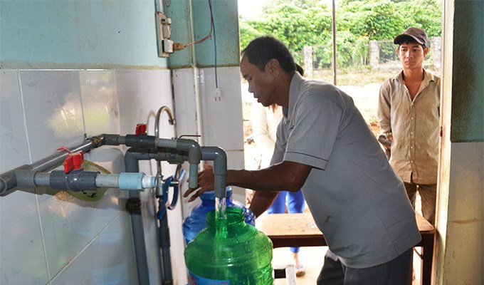 Ông cha xứ khuyên bản làng giữ đất