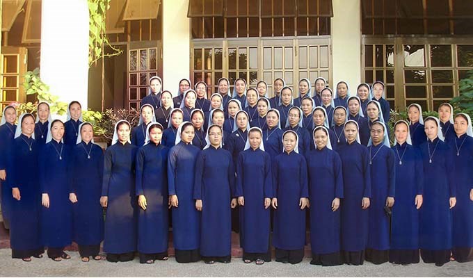 Nữ tu dòng Mẹ Nhân Ái và lời khấn thứ tư