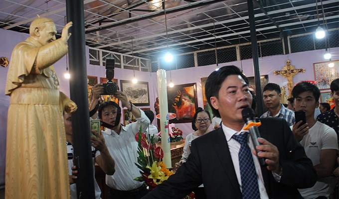 Cùng yêu nghệ thuật thánh