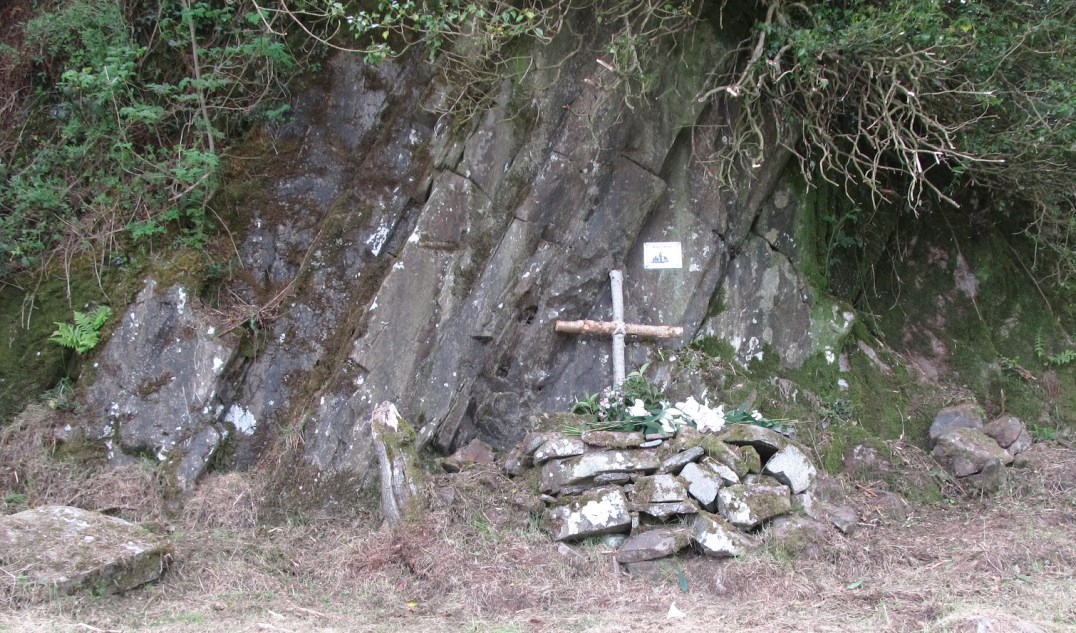 Bàn thờ đá ngoài trời của các Kitô hữu Ireland xưa