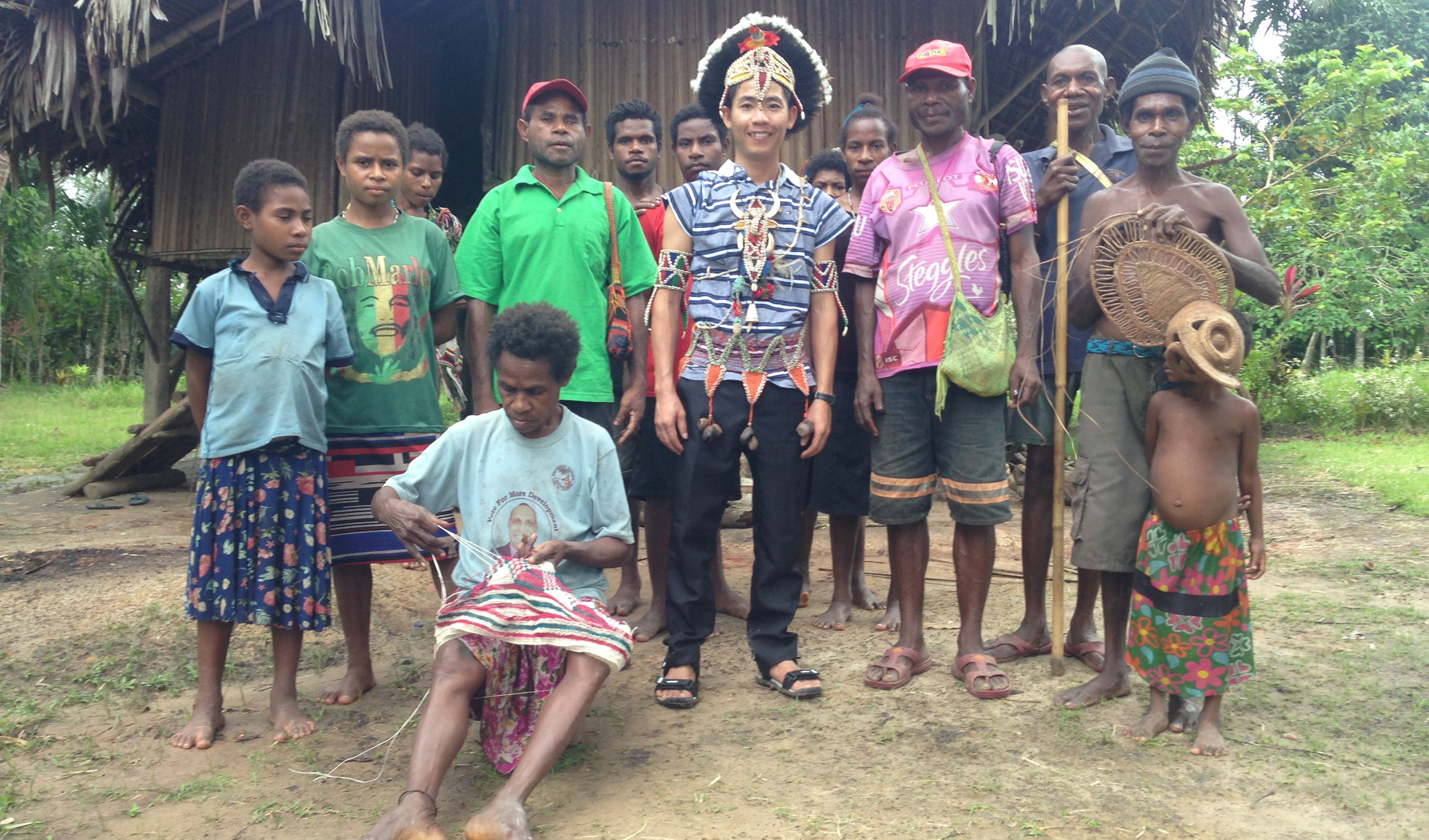 Tháng các đẳng, kể về phong tục chôn cất của thổ dân Papua New Guinea