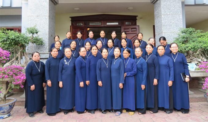 Tận hiến âm thầm trên đất cảng