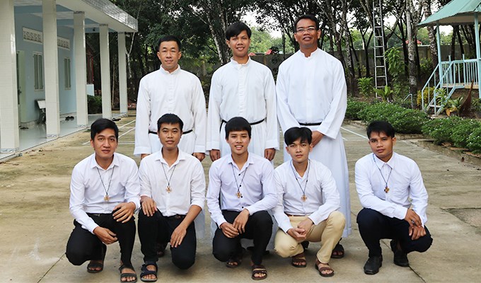 Loan truyền hồng ân cứu độ