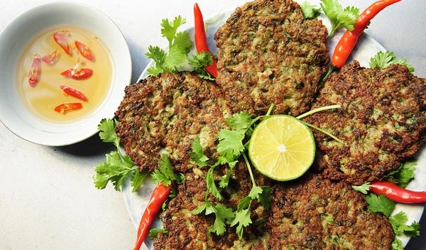 Ðến Quảng Ninh thưởng thức chả rươi