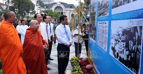 TRIỂN LÃM ẢNH HƯỞNG ỨNG NGÀY TRUYỀN THỐNG MẶT TRẬN