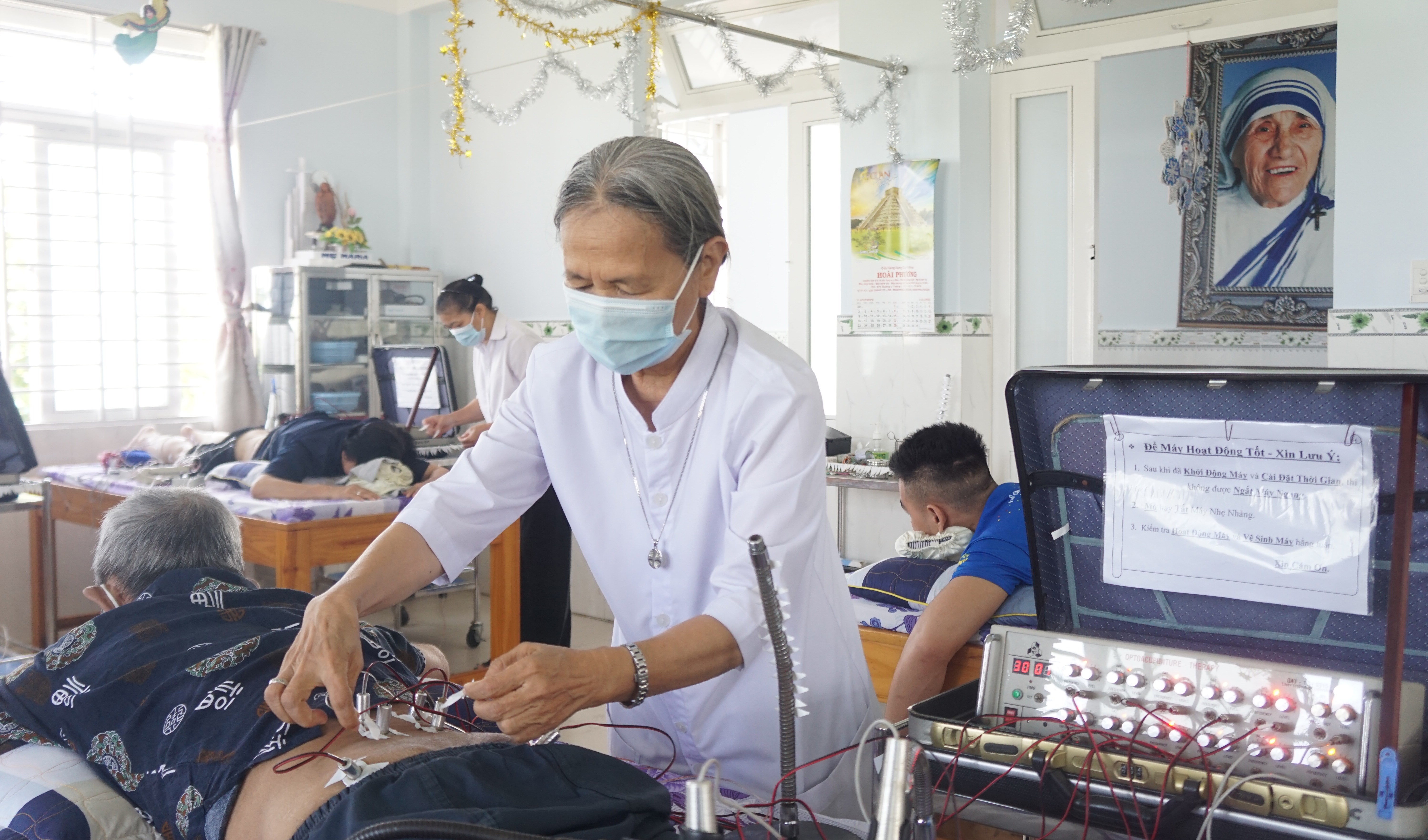 “Trao yêu thương, trao sức khỏe”
