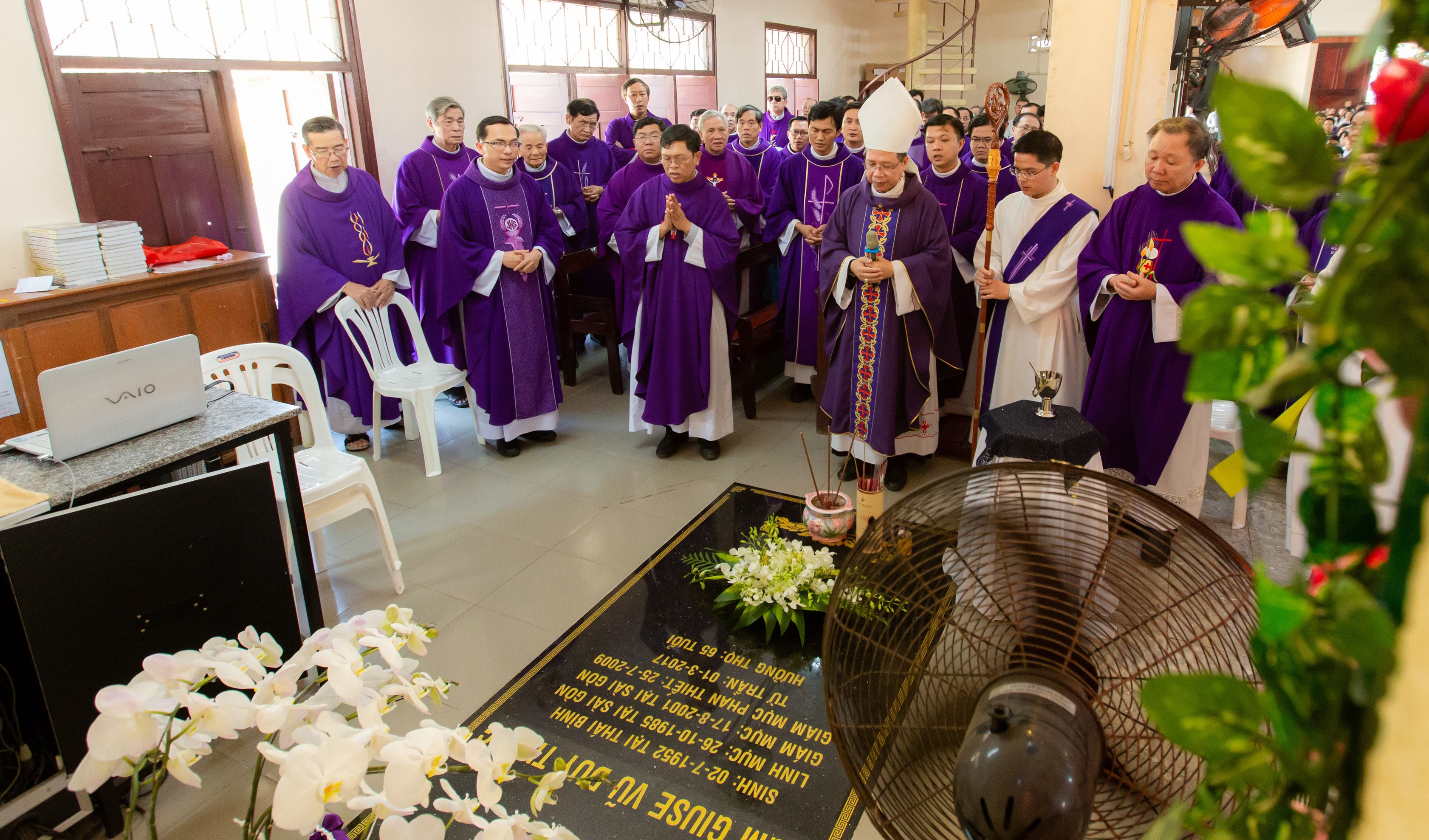 Giỗ ba năm Ðức cha Giuse Vũ Duy Thống