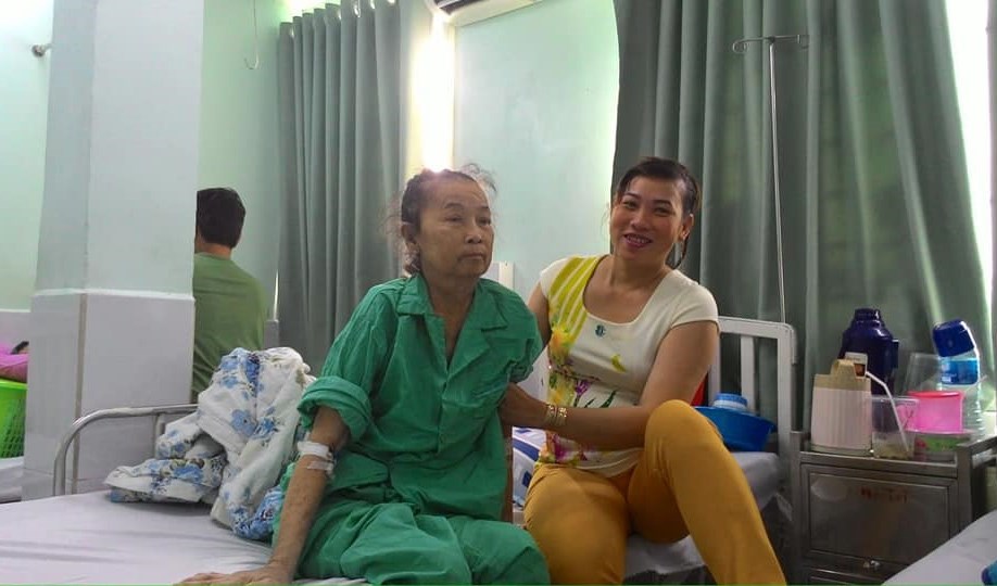 Chữ hiếu nơi bệnh viện