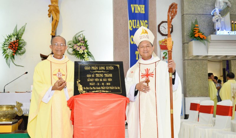 “Trả nợ người nghèo”