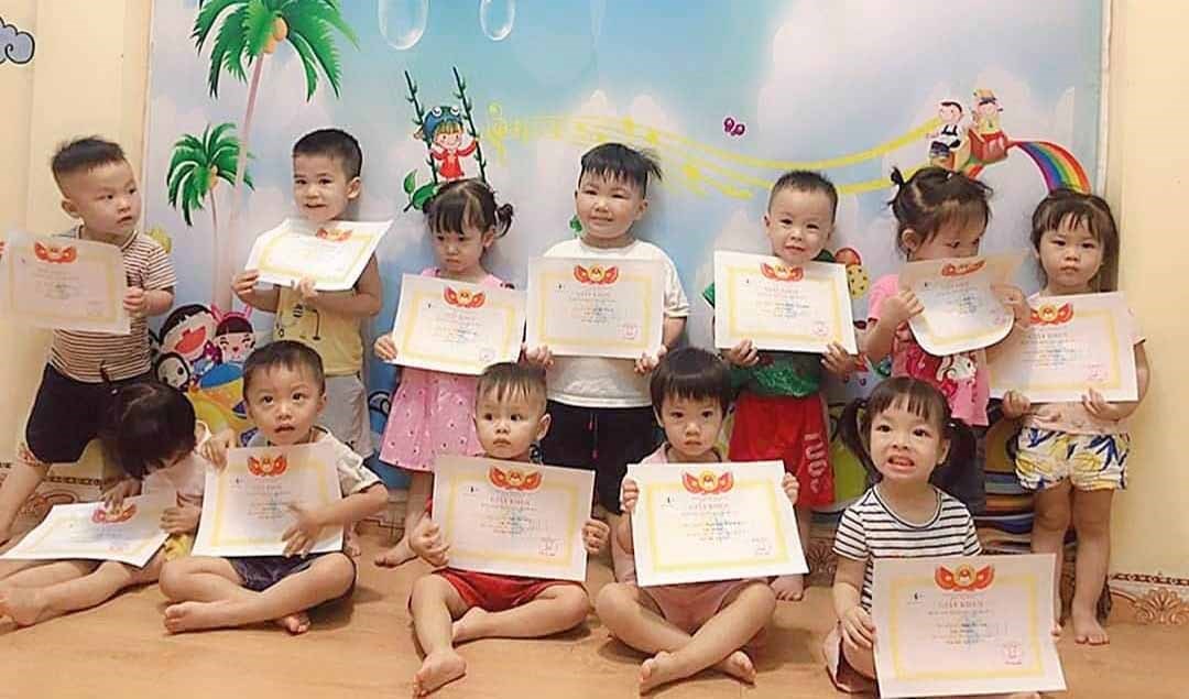 Quanh chuyện khen thưởng của con trẻ