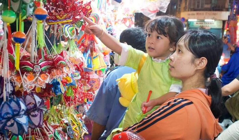 Để con đón trăng vui vầy
