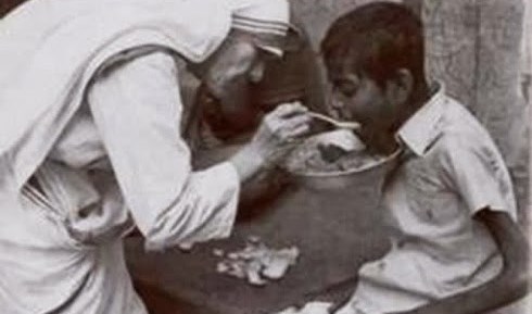 Tháng linh hồn nghĩ tới người nghèo