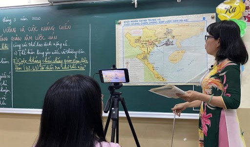 Làm thầy thời dịch