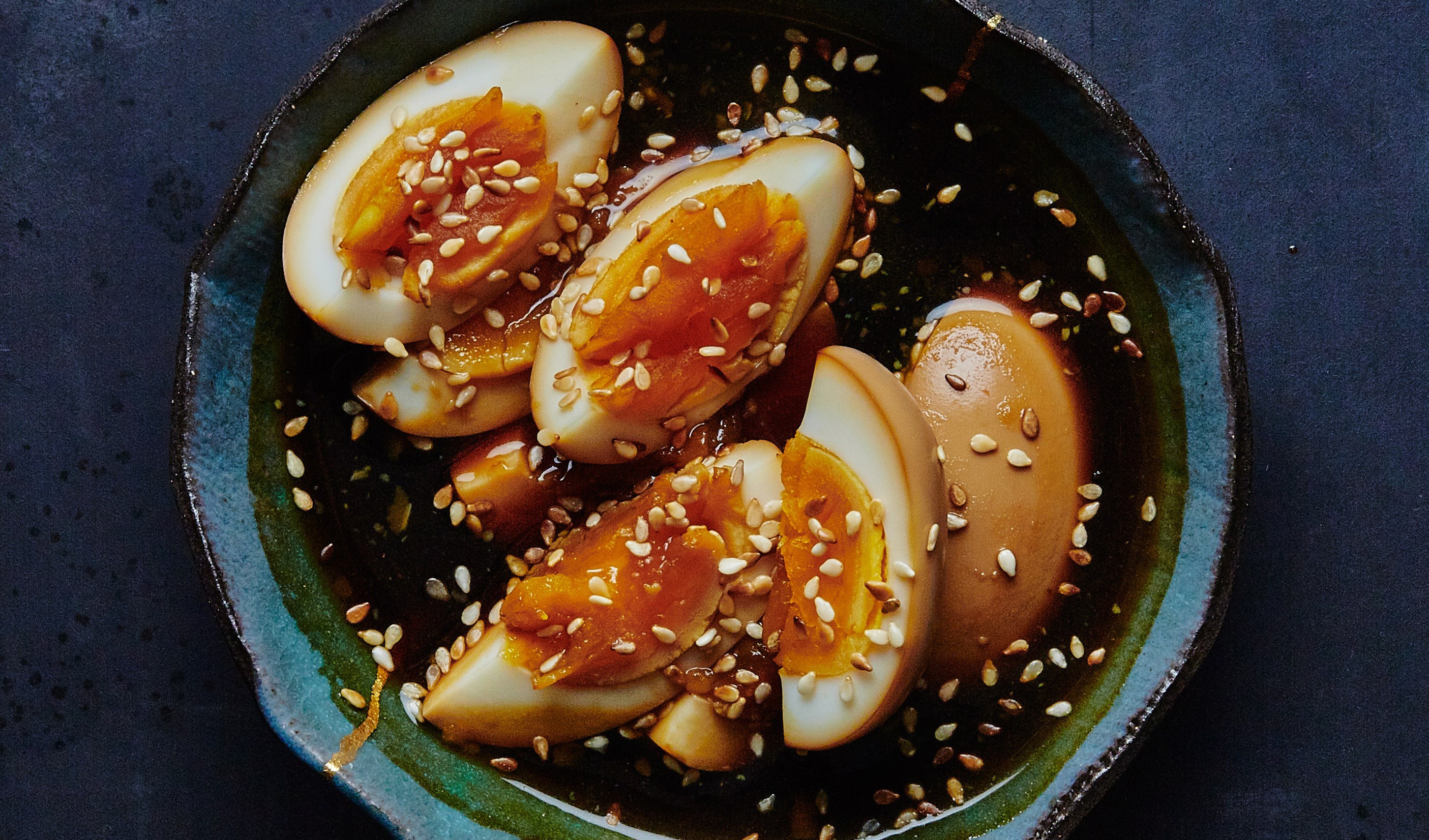Món trứng ngâm tương lạ miệng