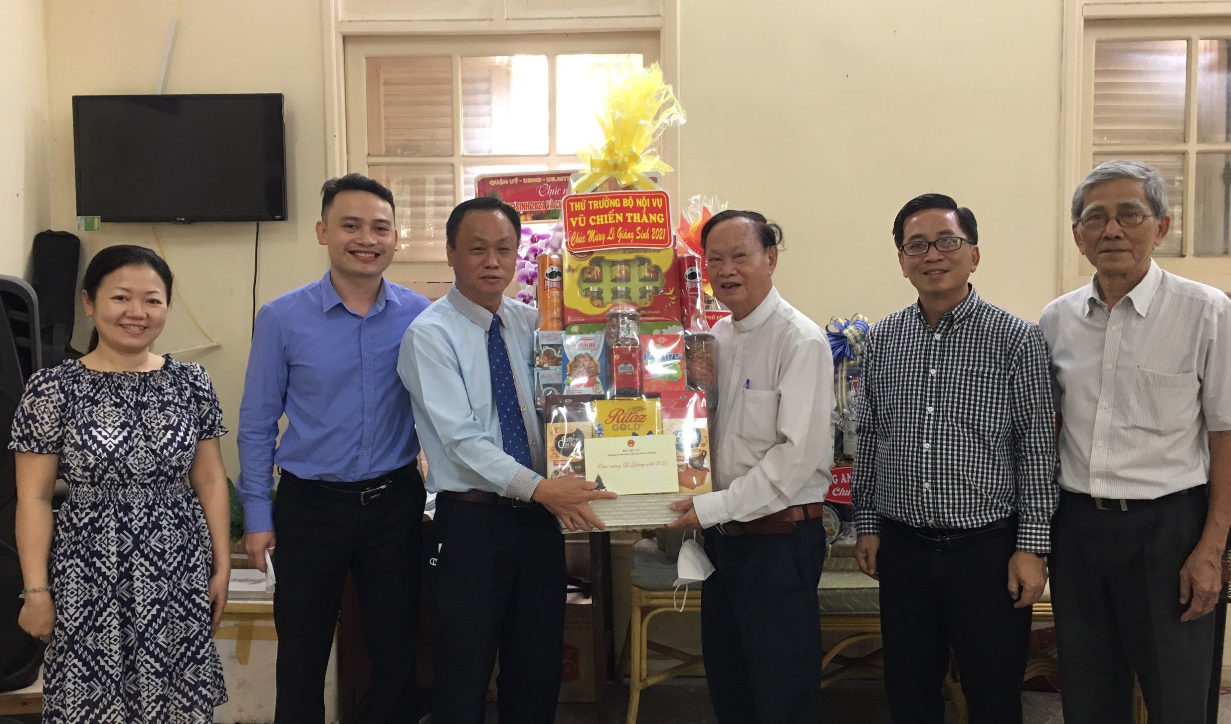 Chúc mừng Lễ Giáng Sinh tại Báo Công Giáo và Dân Tộc