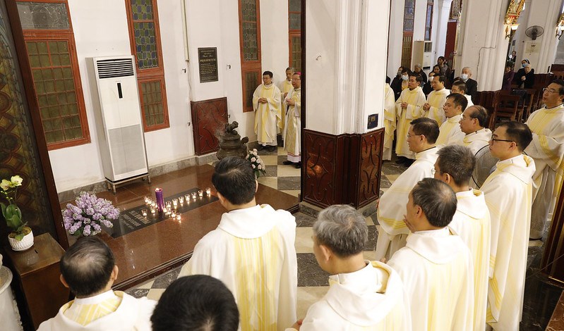 Giúp đỡ bà con vùng dịch