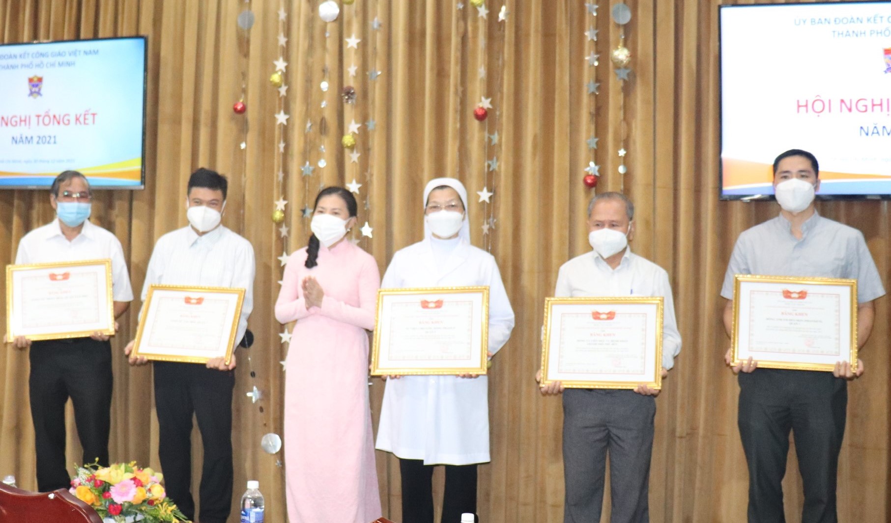 Một năm nhìn lại những dấn thân