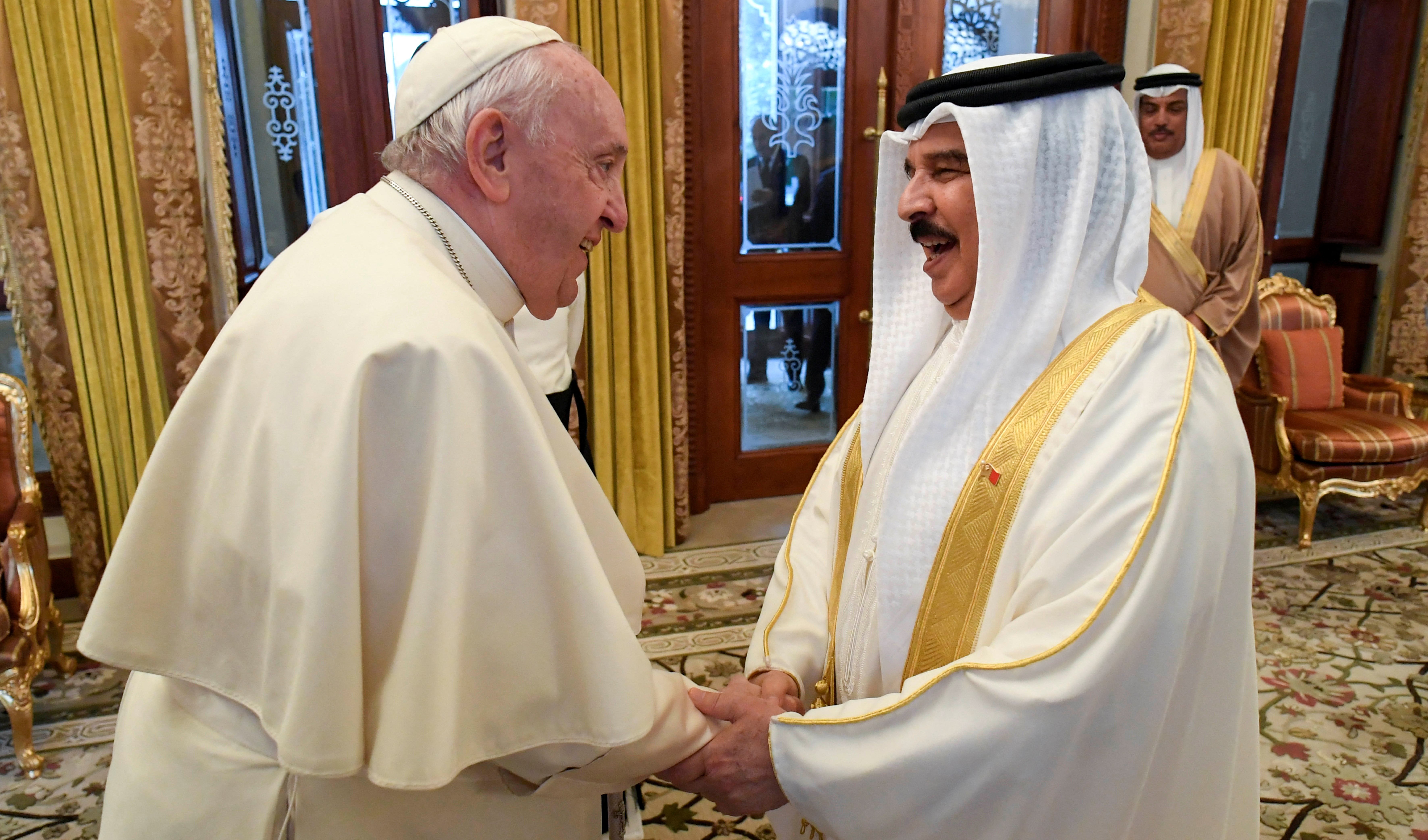 Bahrain hân hoan đón Ðức Giáo Hoàng