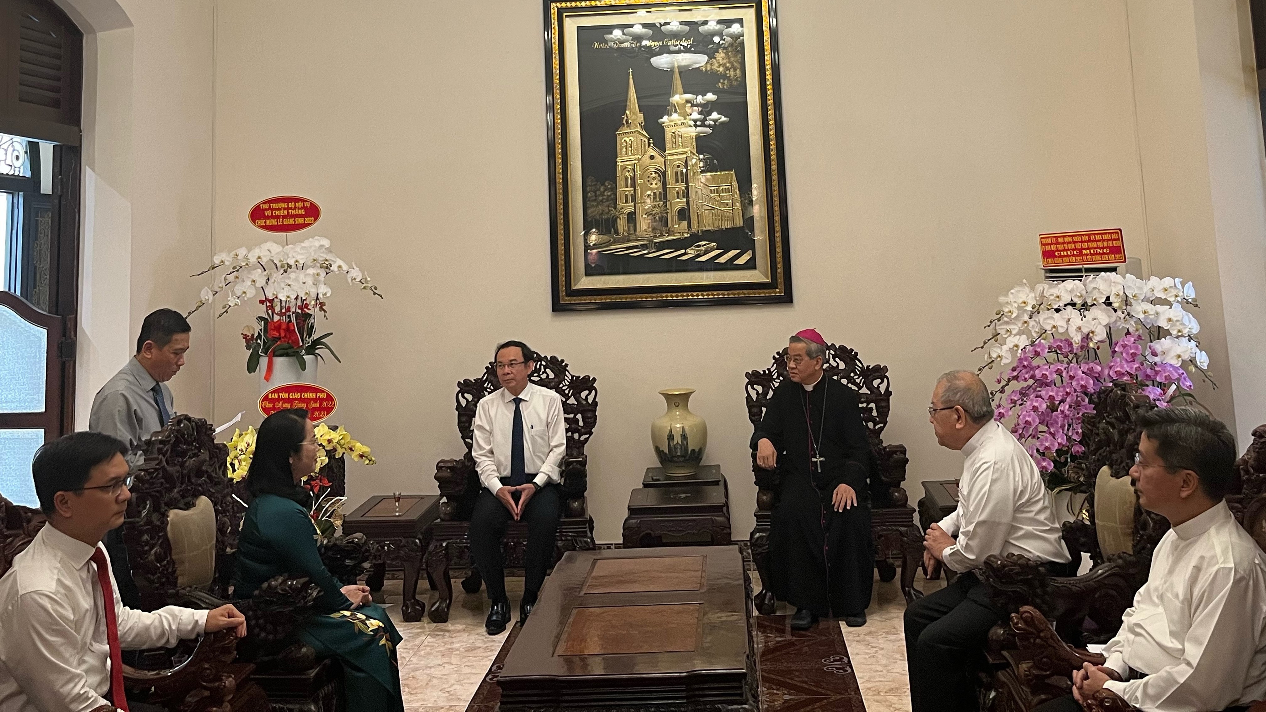 BÍ THƯ THÀNH ỦY TPHCM CHÚC MỪNG GIÁNG SINH ĐỒNG BÀO CÔNG GIÁO