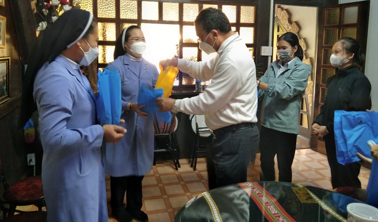 Dòng Ðức Maria Nữ Vương Hòa Bình góp phần phòng chống dịch Covid-19