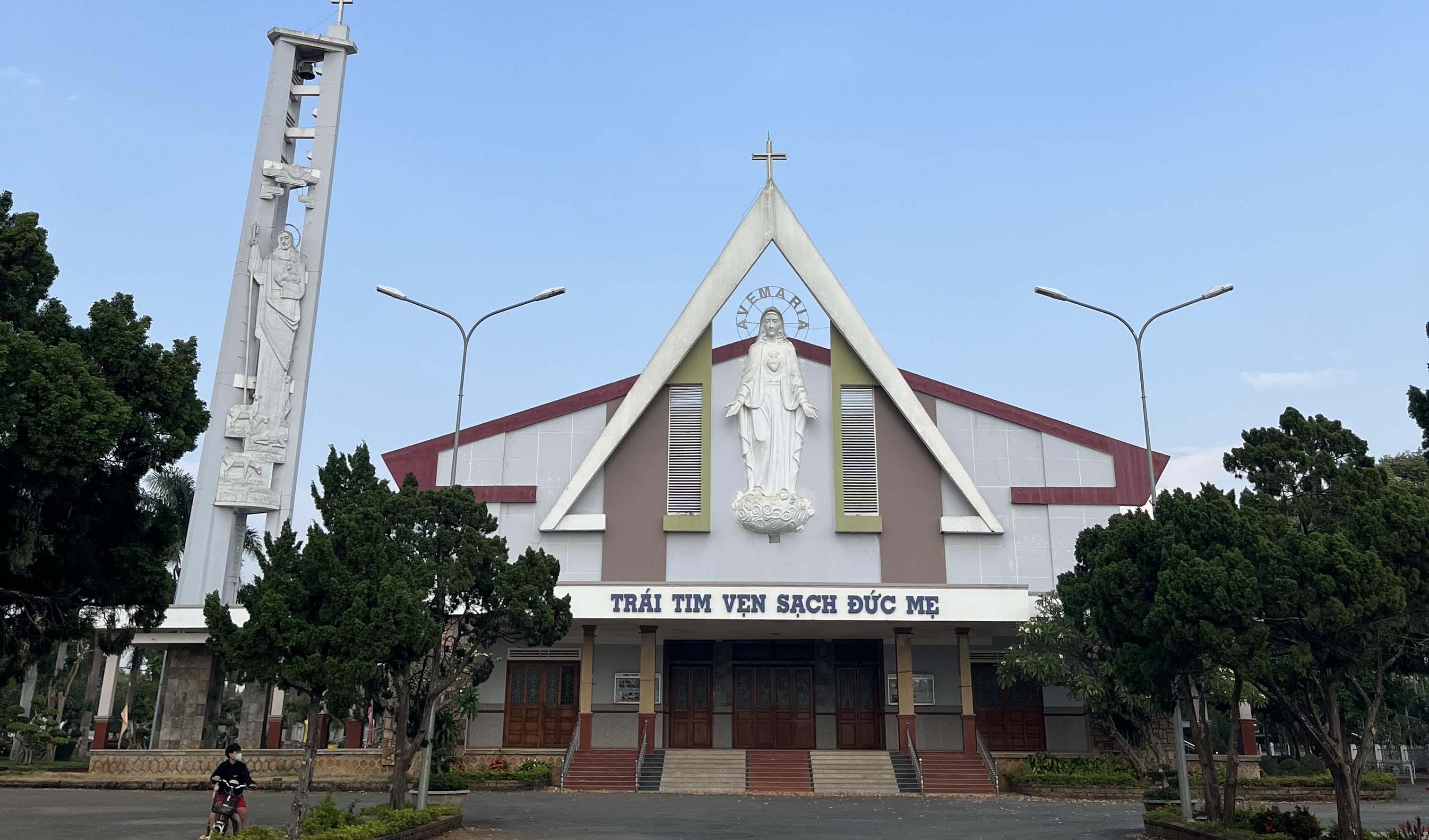 Ðỡ nâng người yếu thế trong cộng đoàn