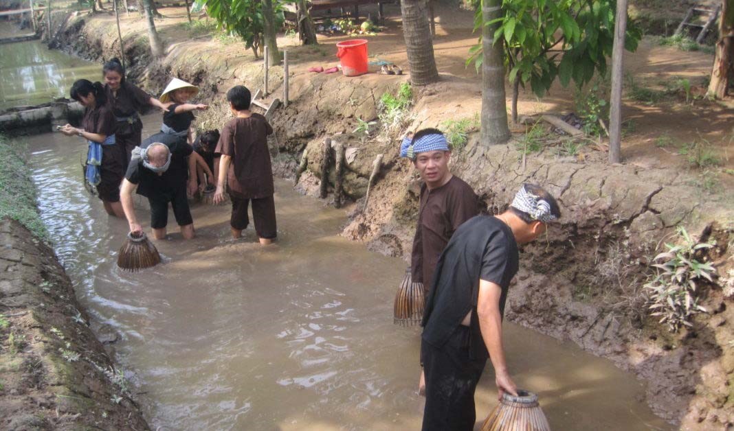 Việc nhà nông từ cần lao mưu sinh đến thư giãn, giải trí…