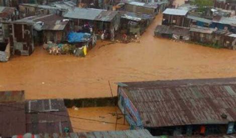 Hơn 10.000 người mất nhà cửa ở Sierra Leone