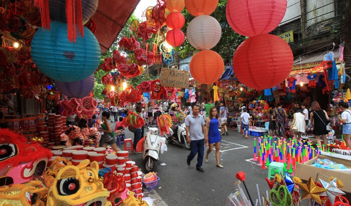 Người lớn đi chơi đông hơn trẻ em