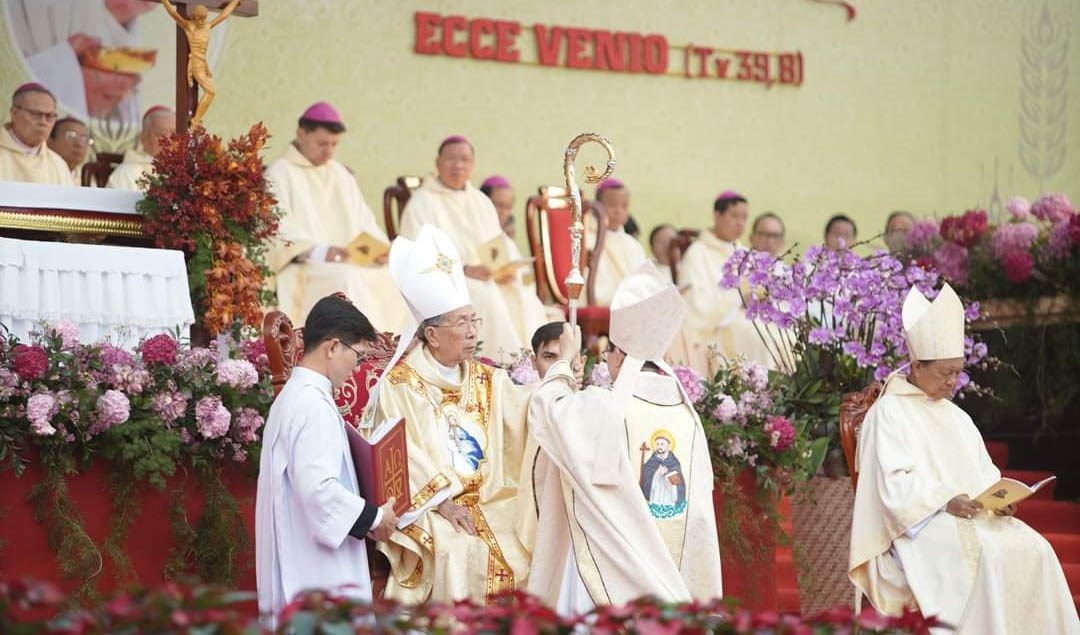 Lễ tấn phong hai giám mục tại Việt Nam: Niềm vui đầu năm “Củng cố  sự hiệp thông”