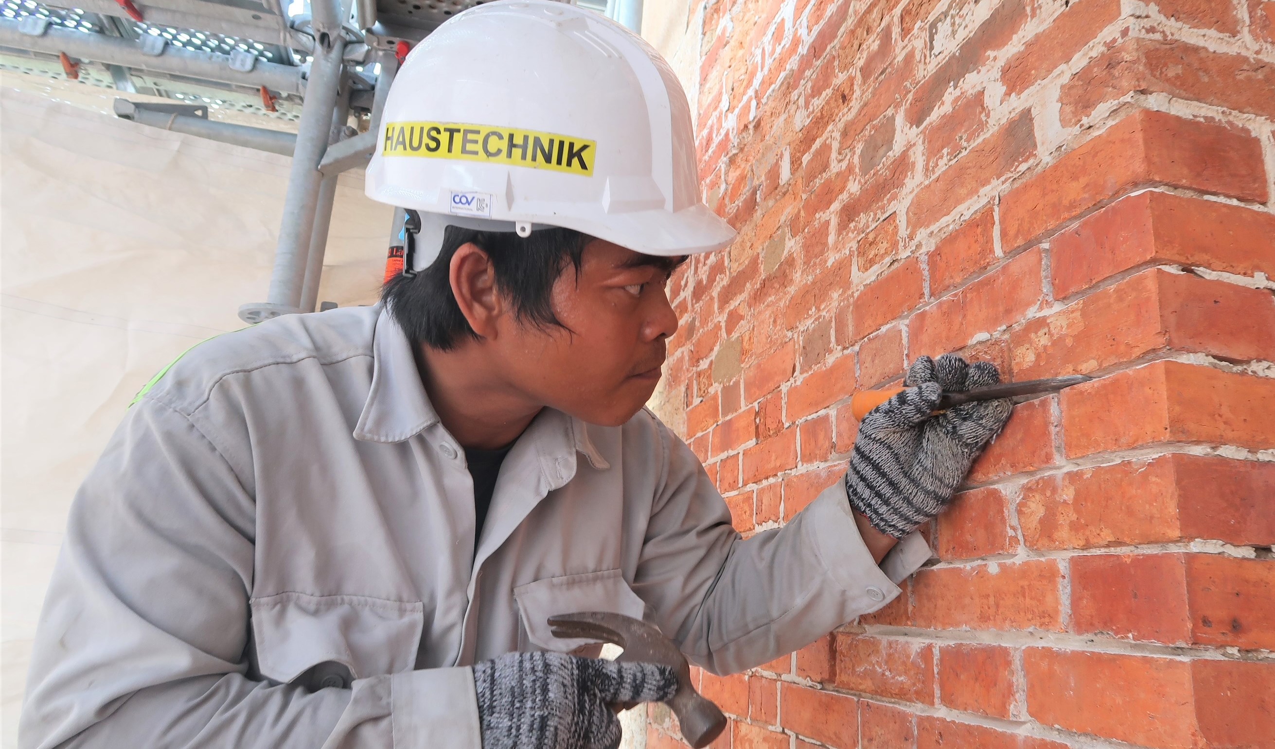 Đại trùng tu nhà thờ Đức Bà: “Chữa bệnh” cho hai tòa tháp