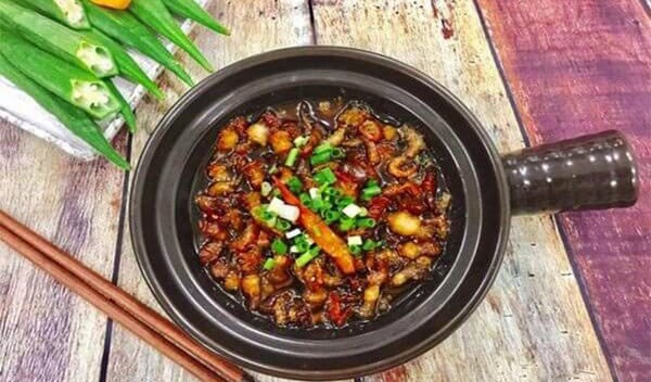 Đưa cơm với món kho quẹt
