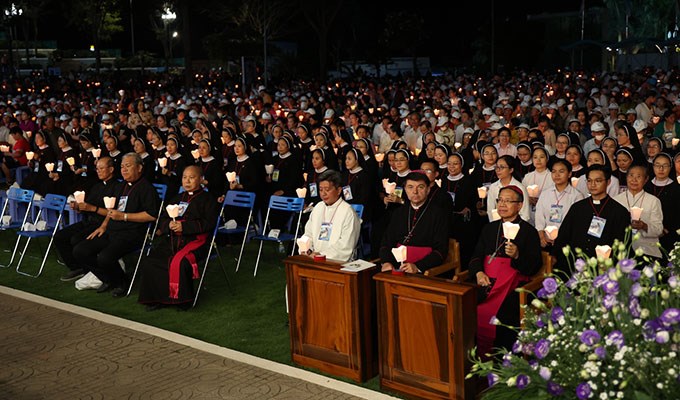 “Hãy thực hành những gì Ðức Thánh Cha chỉ dạy...”