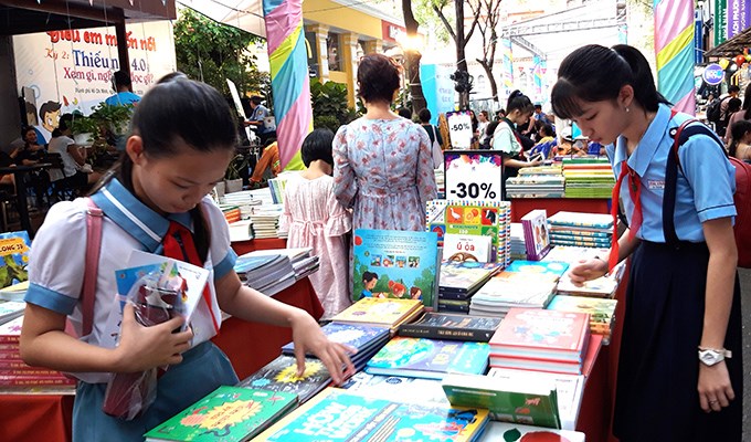 Khơi gợi nâng niu niềm vui đọc sách